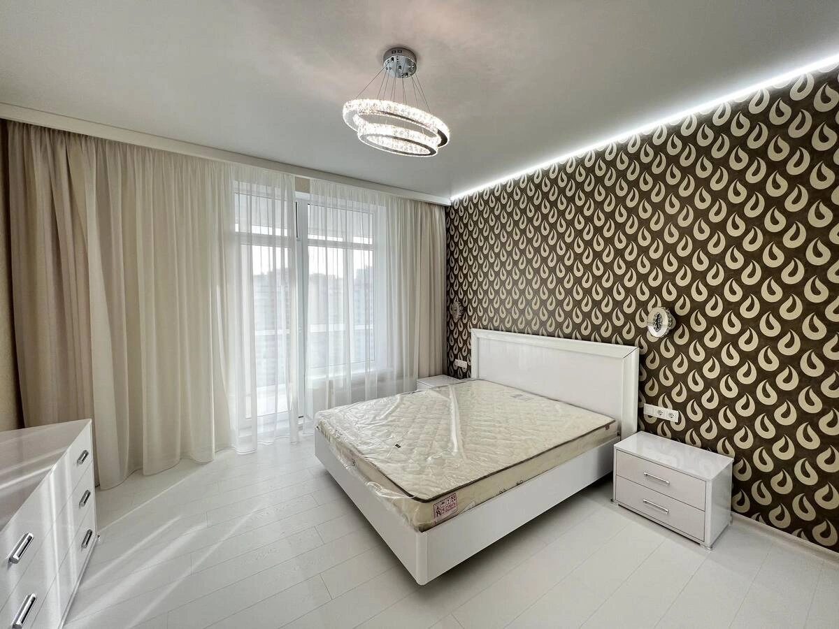 Apartments for sale. 2 rooms, 70 m², 16 floor/25 floors. 135, Tolbukhyna ul., Odesa. 