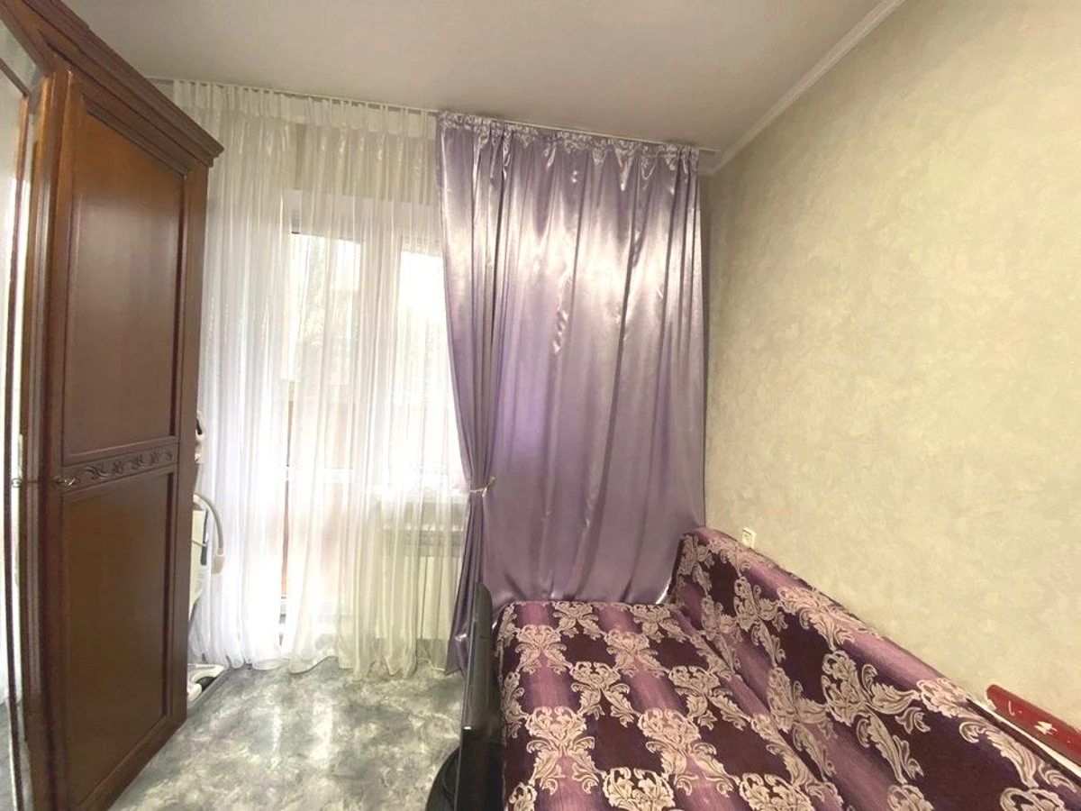Apartments for sale. 3 rooms, 74 m², 3rd floor/16 floors. 80, Koroleva Akademyka ul., Odesa. 