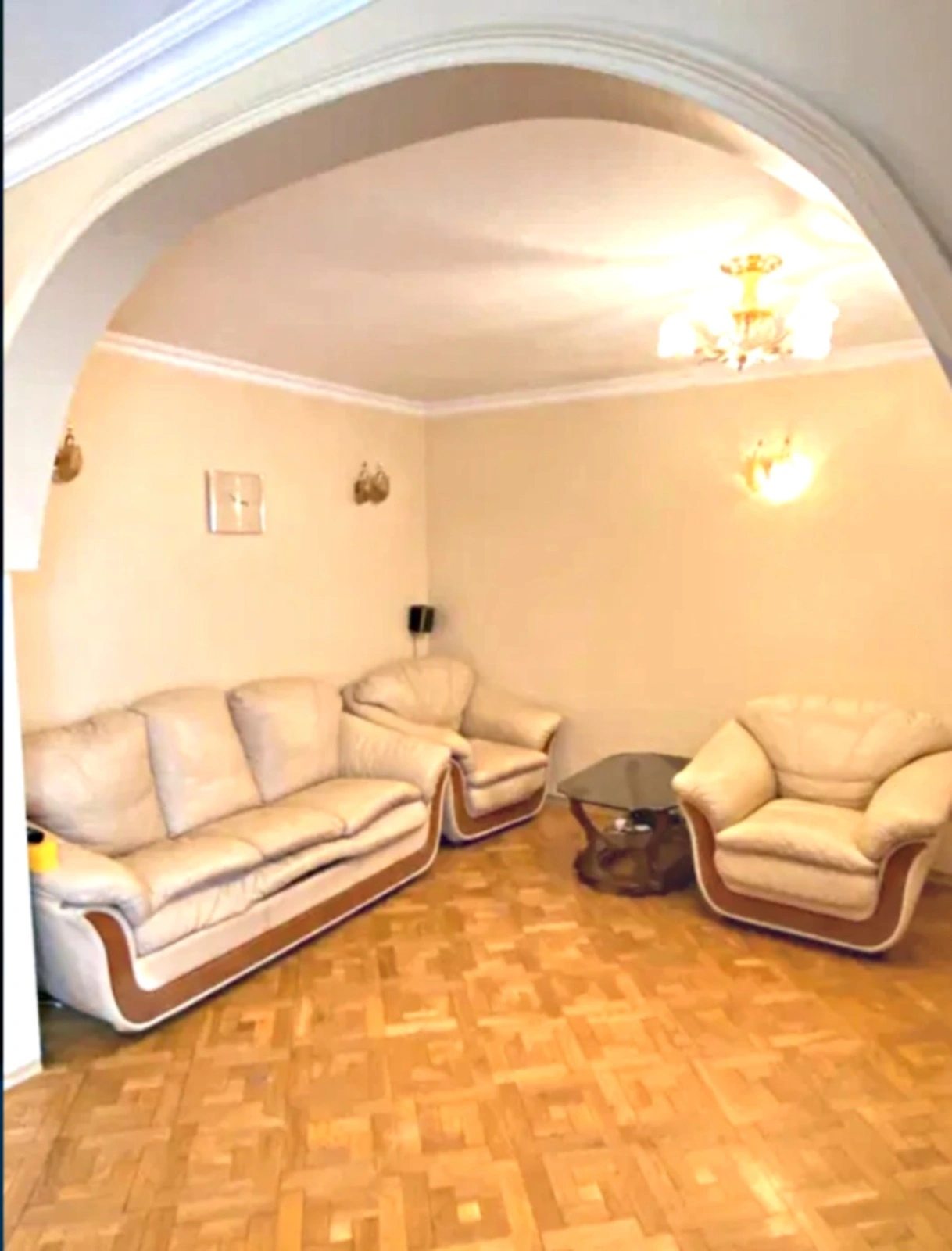 Продаж квартири. 3 rooms, 102 m², 4th floor/9 floors. 21, Глушко Академика пр., Одеса. 