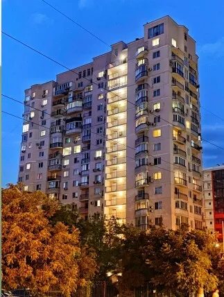 Продаж квартири. 1 room, 56 m², 14 floor/17 floors. 16, Малиновского ул., Одеса. 