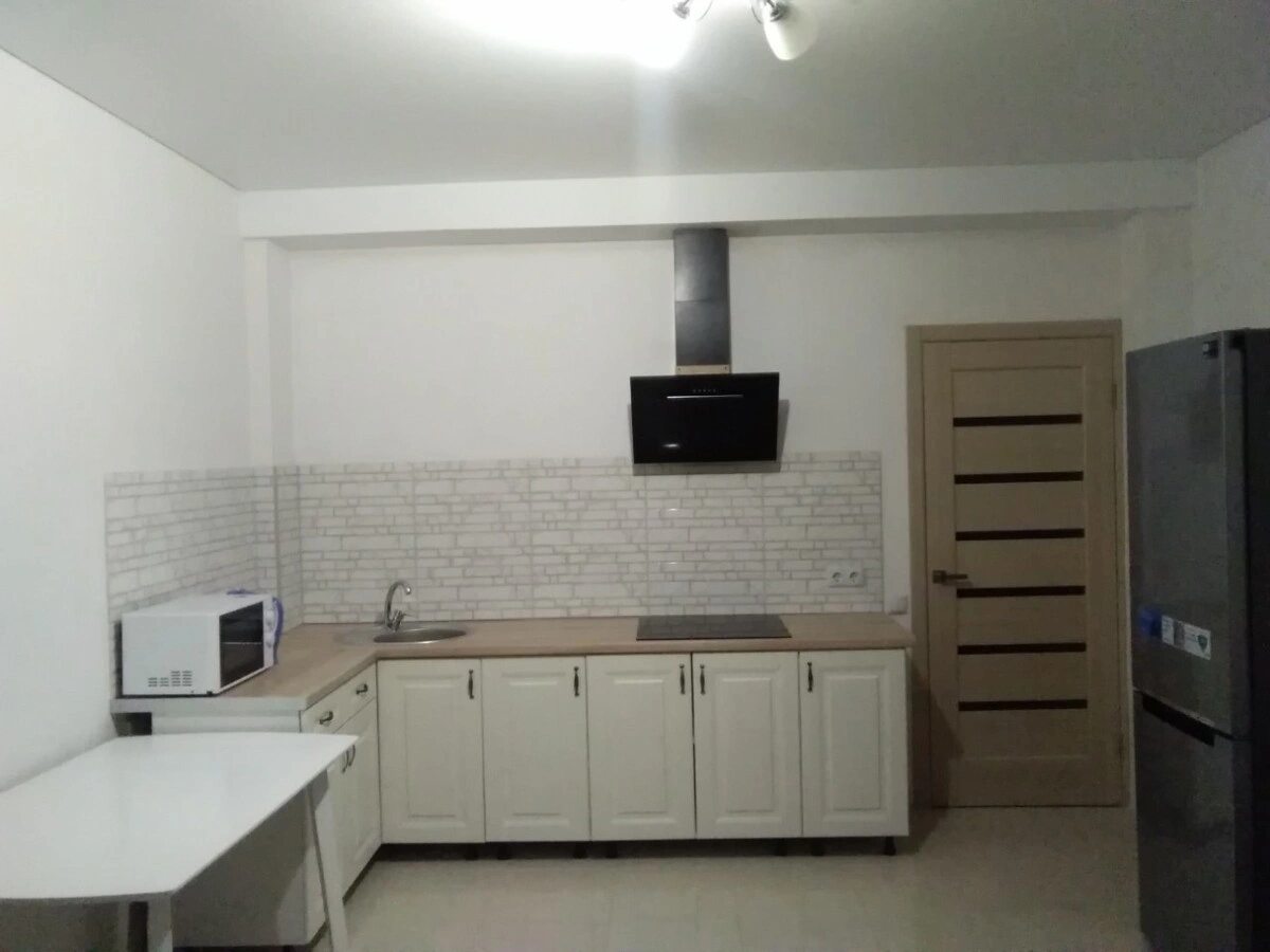 Продаж квартири. 1 room, 56 m², 14 floor/17 floors. 16, Малиновского ул., Одеса. 