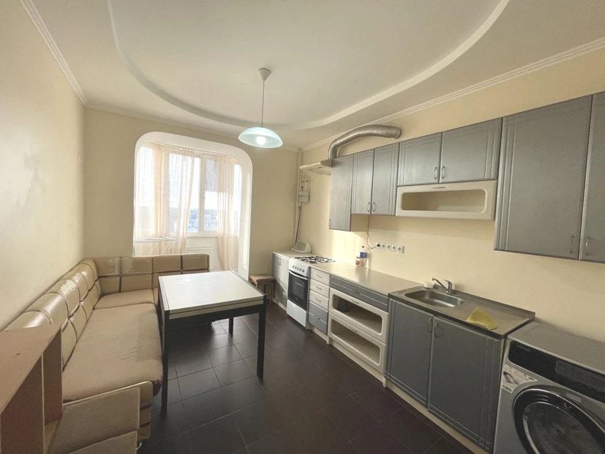 Apartments for sale. 3 rooms, 79 m², 6th floor/10 floors. 7, Tsentralnaya ul., Odesa. 