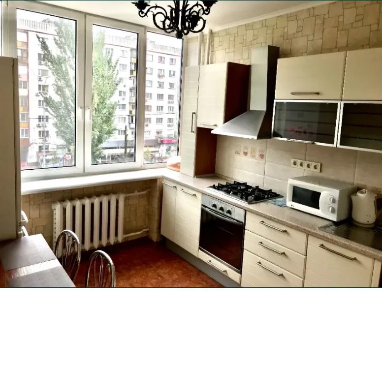 Apartment for rent. 3 rooms, 85 m², 4th floor/9 floors. Lesi Ukrayinky, Kyiv. 