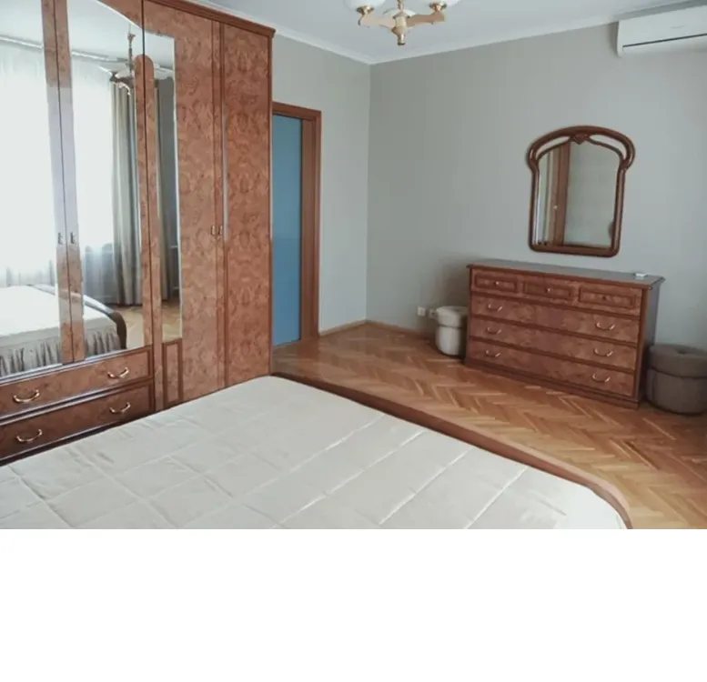 Сдам квартиру. 3 rooms, 85 m², 4th floor/9 floors. Леси Украинки, Киев. 