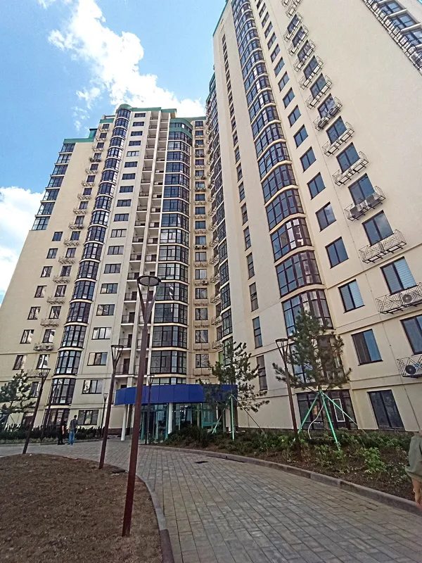 Продаж квартири. 1 room, 54 m², 3rd floor/22 floors. 118, Фонтанская Дорога , Одеса. 