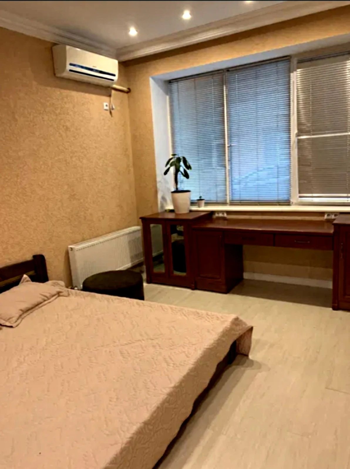 Продаж квартири. 2 rooms, 54 m², 1st floor/4 floors. 101, Дача Ковалевского ул., Одеса. 