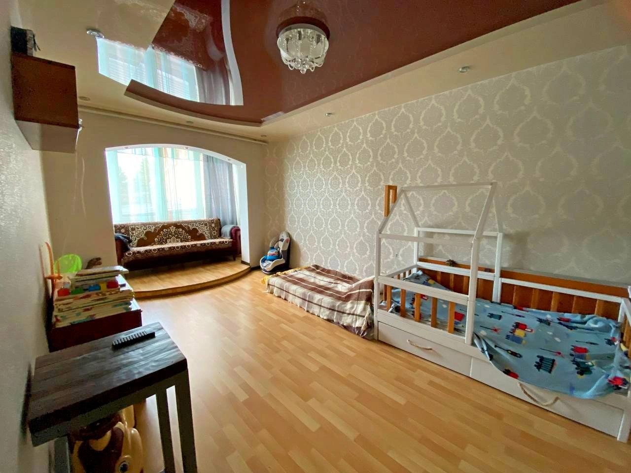 Apartments for sale. 3 rooms, 70 m², 2nd floor/9 floors. 2, Fastivska, Bila Tserkva. 