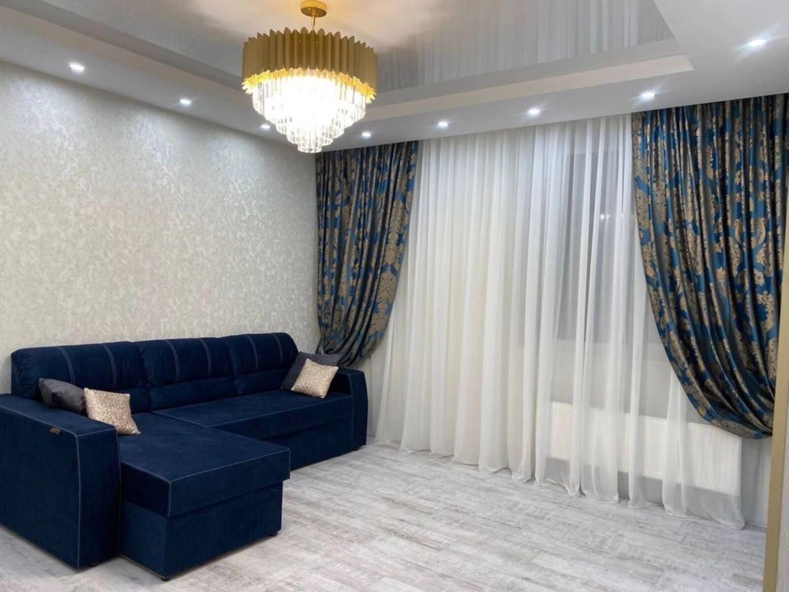 Apartments for sale. 3 rooms, 95 m², 9th floor/19 floors. 7, Zhemchuzhnaya ul., Odesa. 