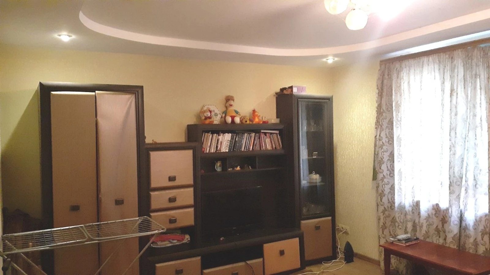 Apartments for sale. 1 room, 30 m², 1st floor/2 floors. 30, Zhytomyrskaya , Odesa. 