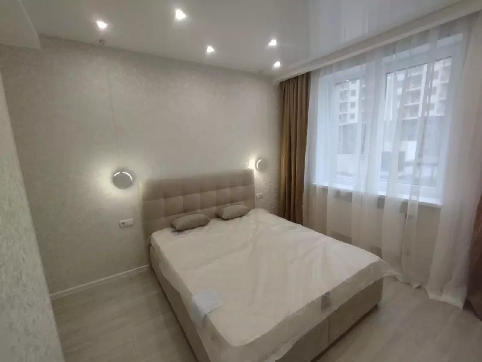 Apartments for sale. 2 rooms, 43 m², 6th floor/19 floors. 12, Zhemchuzhnaya ul., Odesa. 