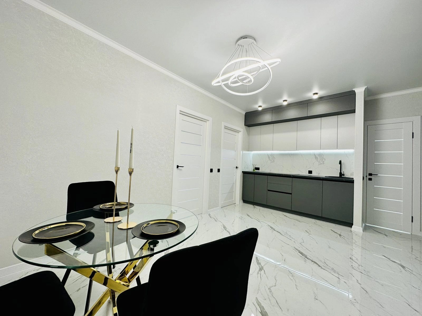 Apartments for sale. 2 rooms, 48 m², 8th floor/24 floors. 3, Henuezskaya ul., Odesa. 
