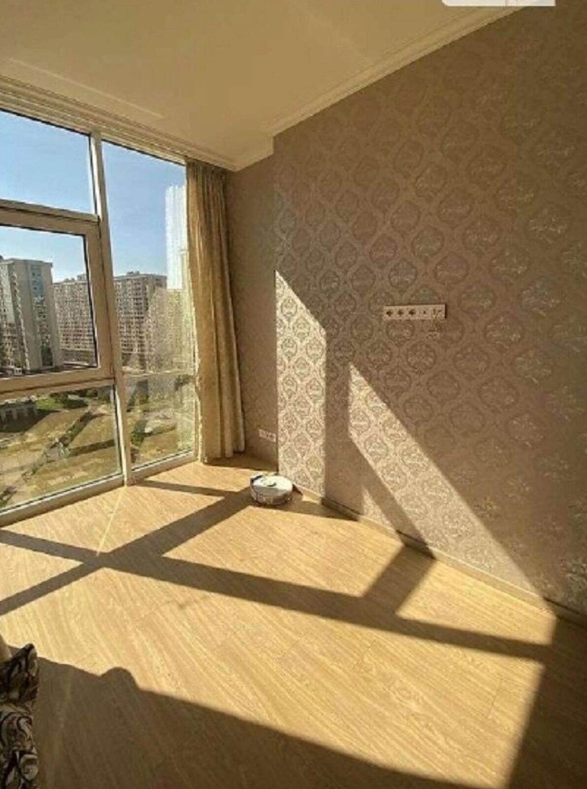 Apartments for sale. 2 rooms, 60 m², 11 floor/18 floors. 3, Zhemchuzhnaya ul., Odesa. 