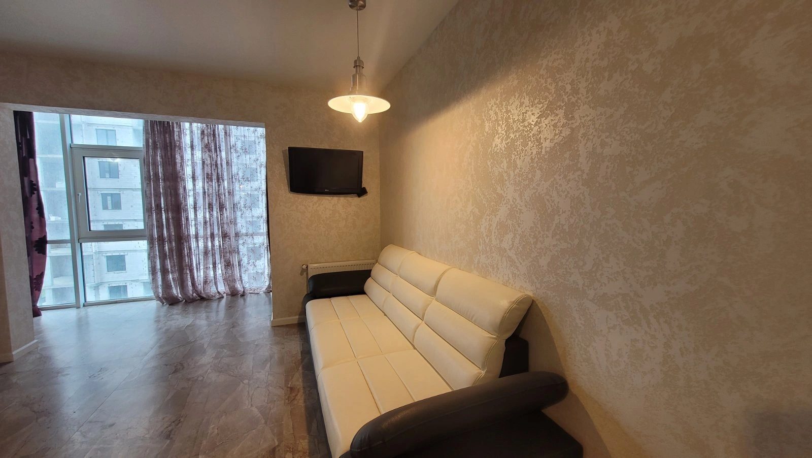 Продаж квартири. 2 rooms, 73 m², 5th floor/24 floors. 93, Спортивная , Одеса. 