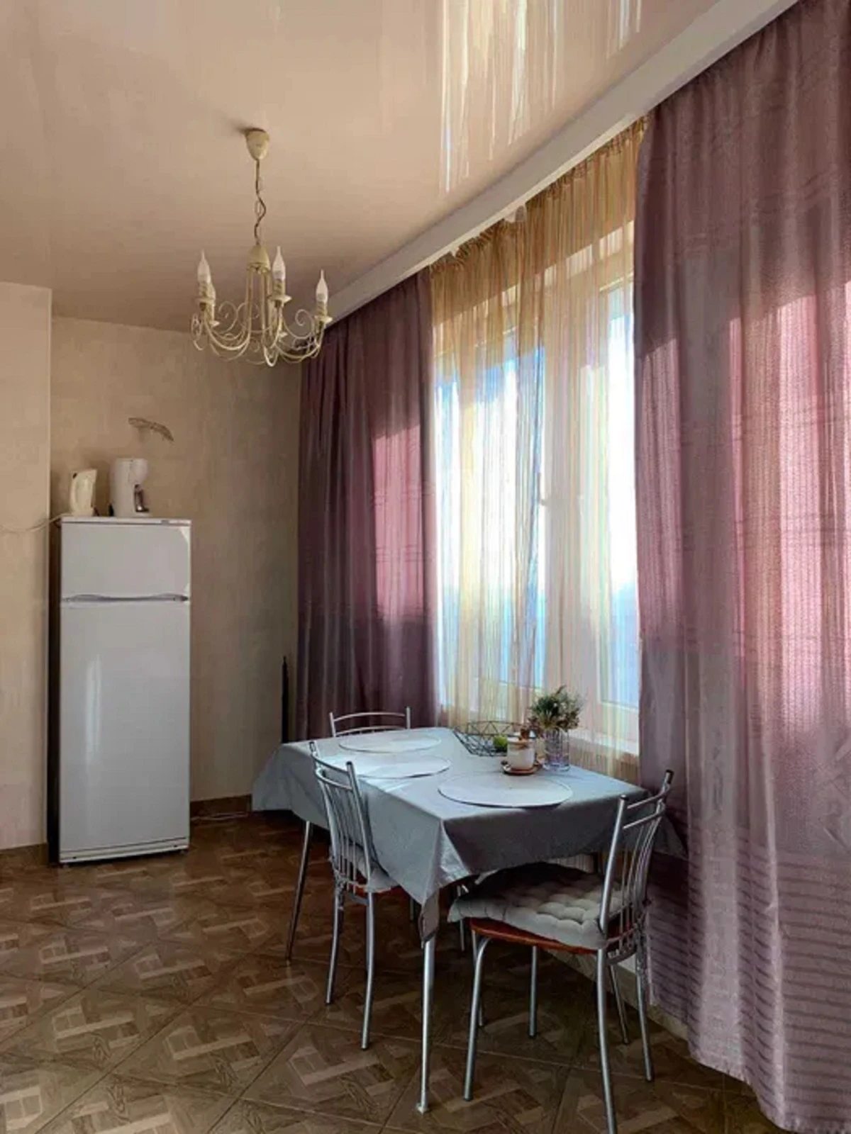Apartments for sale. 2 rooms, 64 m², 2nd floor/5 floors. 101, Dacha Kovalevskoho ul., Odesa. 