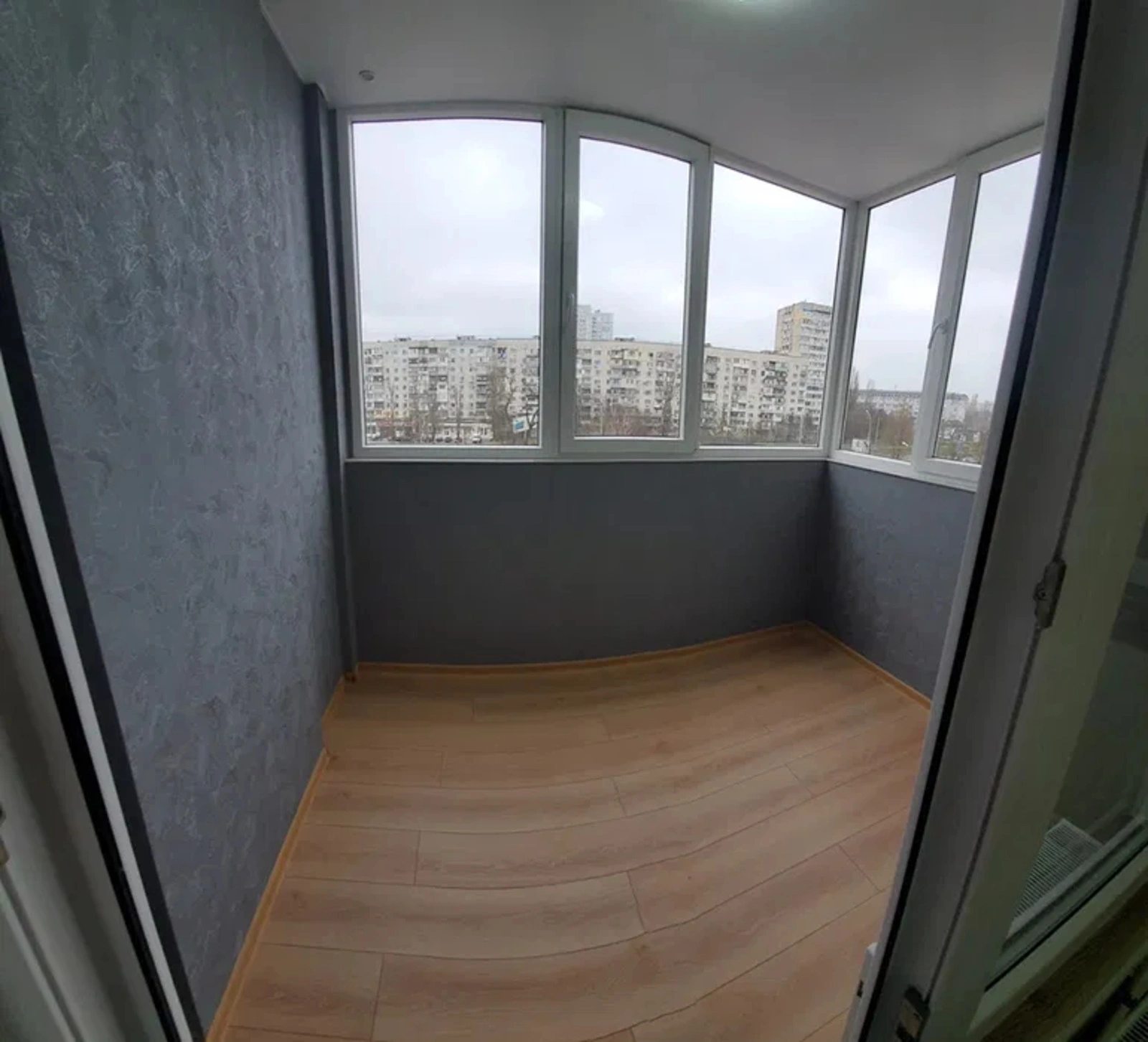 Продаж квартири. 1 room, 45 m², 4th floor/12 floors. 25, Массив Радужный , Одеса. 