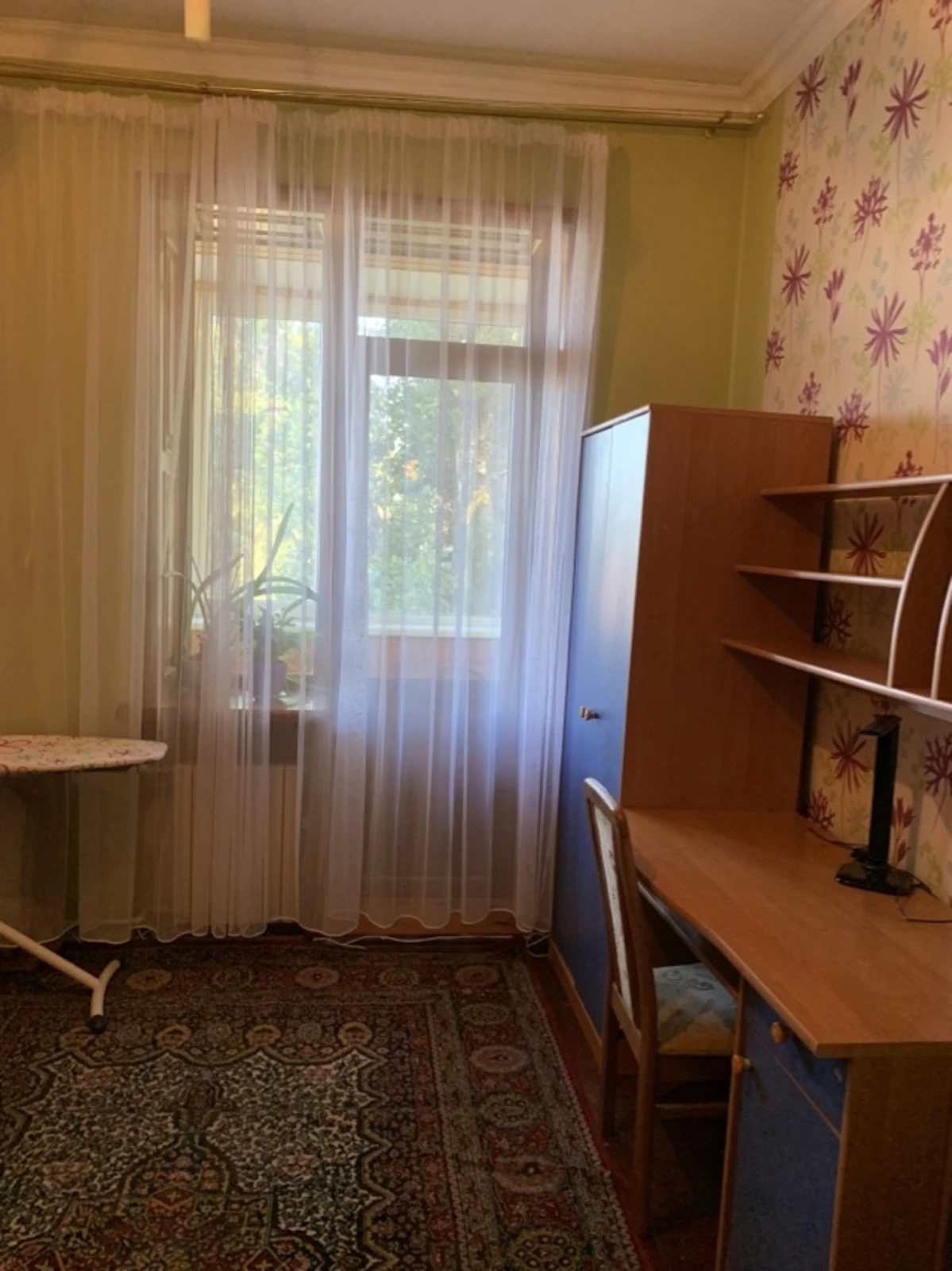 Apartments for sale. 3 rooms, 71 m², 4th floor/4 floors. Nebesnoy Sotny prospekt Marshala Zhukova, Odesa. 