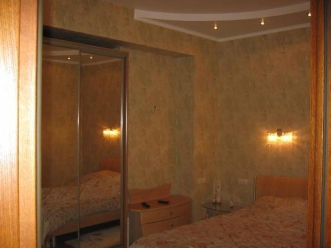 Продаж квартири. 1 room, 52 m², 10th floor/18 floors. 6, Инглези (25 ой Чапаевской Дивизии) , Одеса. 