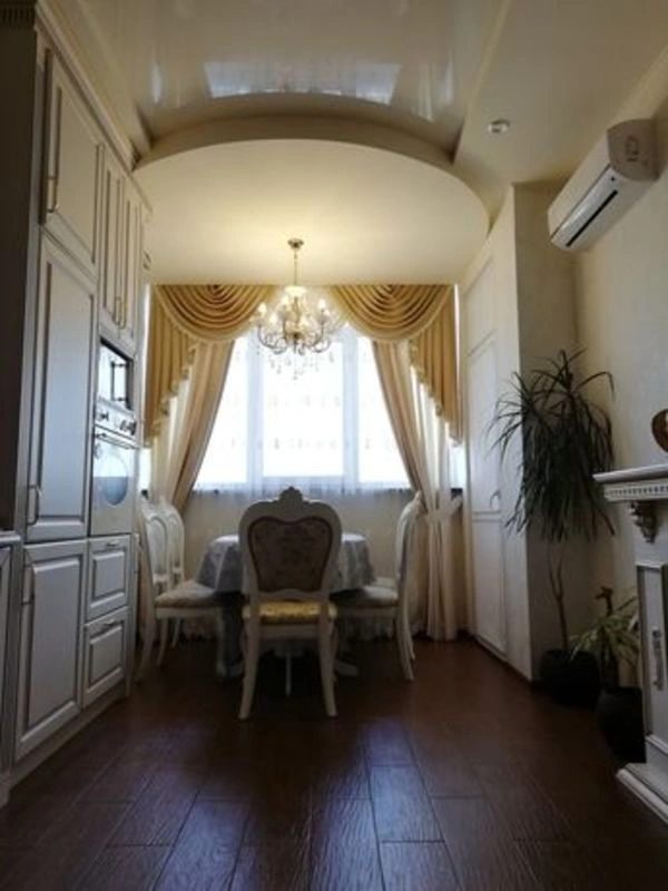 Продаж квартири. 3 rooms, 108 m², 11 floor/12 floors. 53, Малиновского ул., Одеса. 
