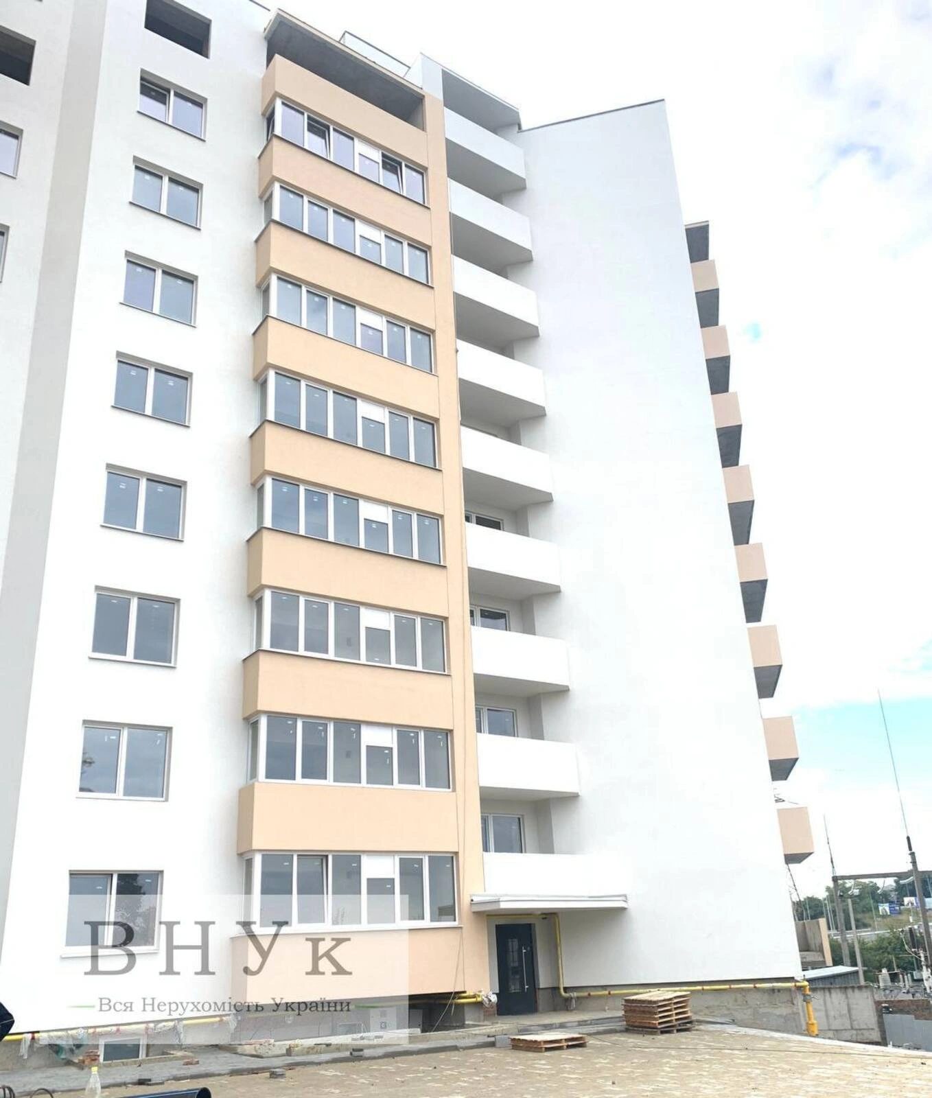 Apartments for sale. 2 rooms, 70 m², 6th floor/9 floors. Dovzhenka O. , Ternopil. 