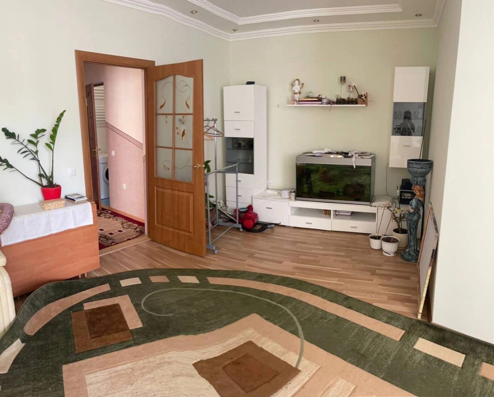 Apartments for sale. 2 rooms, 54 m², 3rd floor/4 floors. Brodivska vul., Ternopil. 