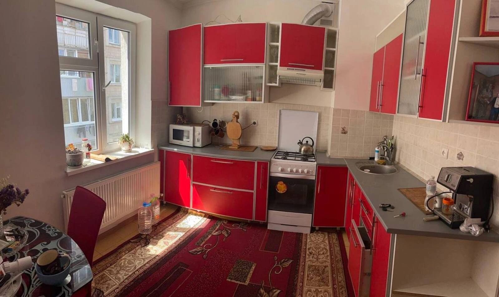 Apartments for sale. 2 rooms, 54 m², 3rd floor/4 floors. Brodivska vul., Ternopil. 