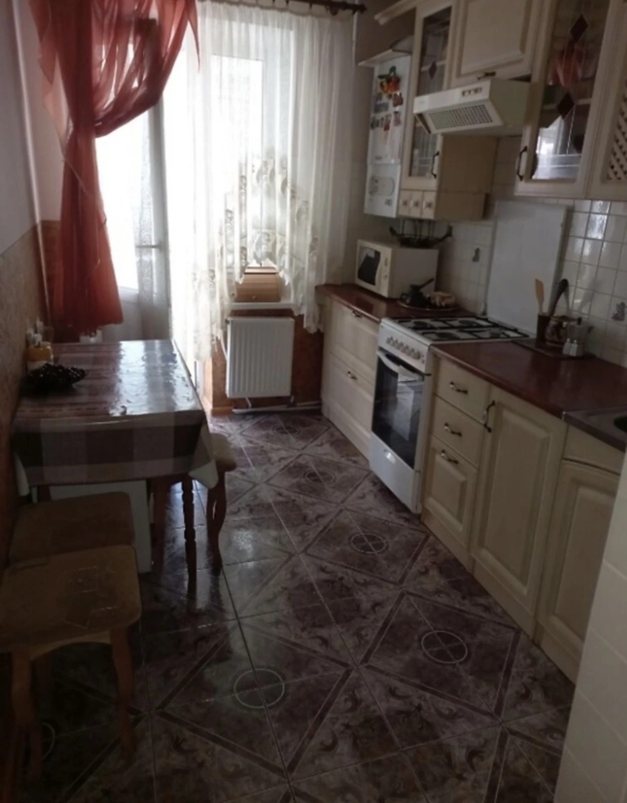 Продаж квартири. 3 rooms, 90 m², 1st floor/10 floors. Куліша П. б-р, Тернопіль. 