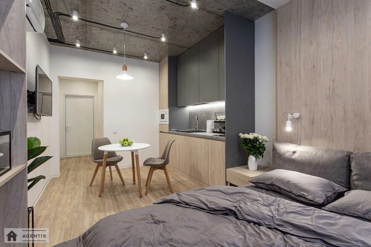 Apartment for rent. 1 room, 22 m², 1st floor/9 floors. Regeneratorna 4, Kyiv. 