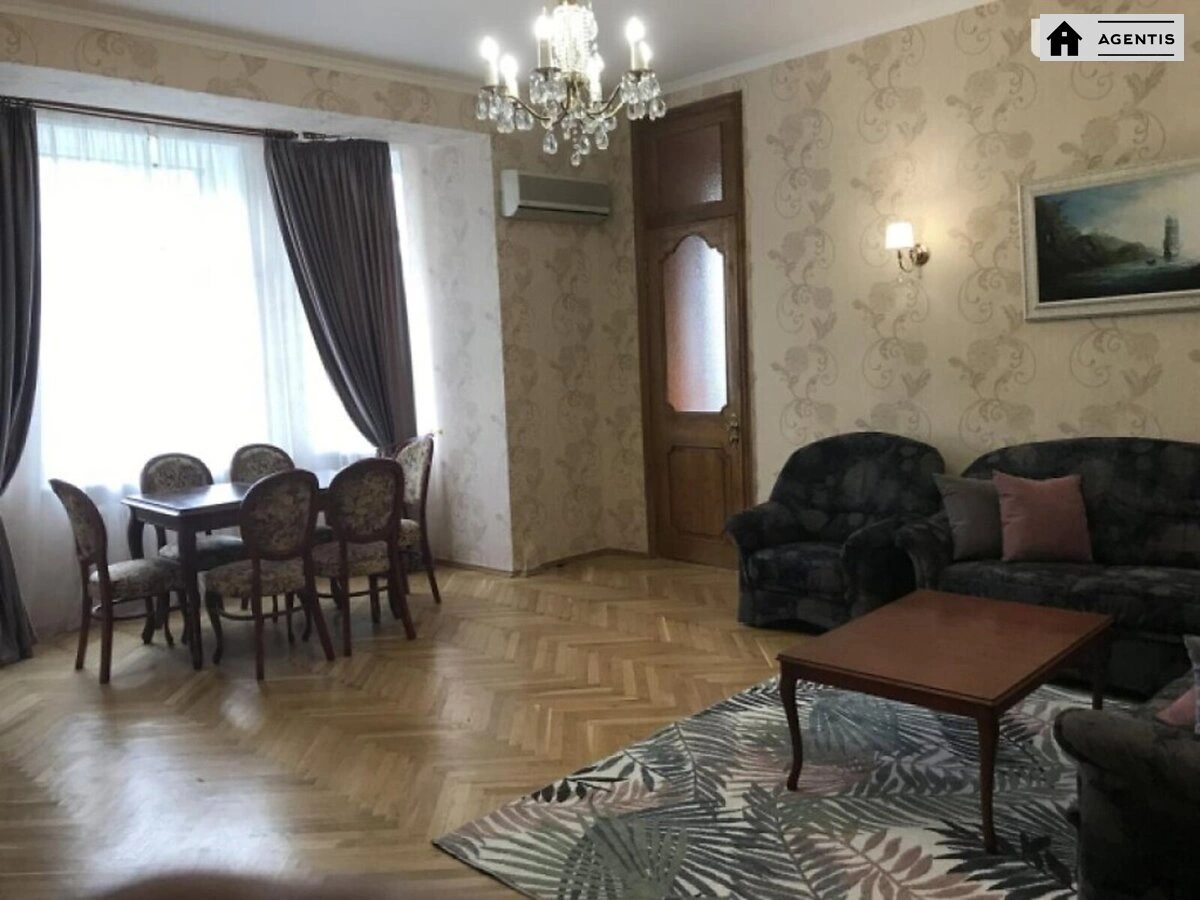 Здам квартиру 4 кімнати, 120 m², 4 пов./5 поверхів. 7, Академіка Богомольця вул., Київ. 