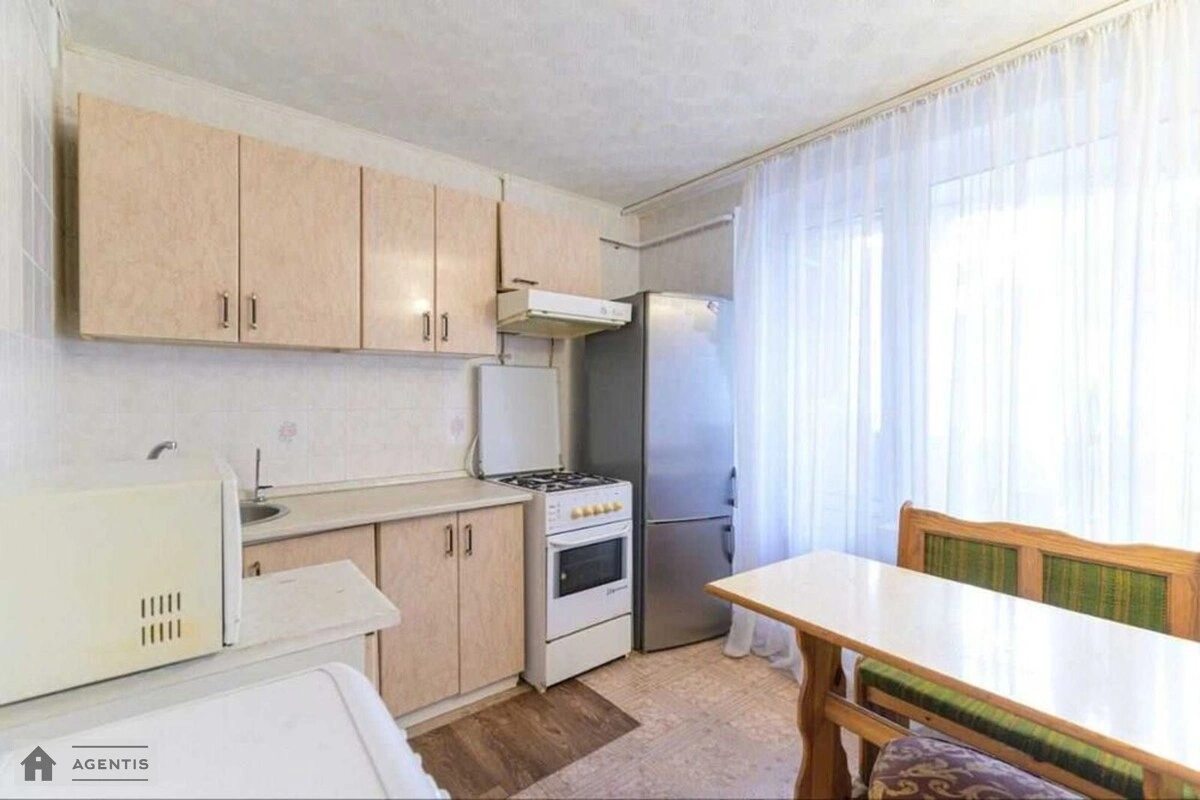Apartment for rent. 2 rooms, 45 m², 1st floor/16 floors. Borschagivska, Kyiv. 
