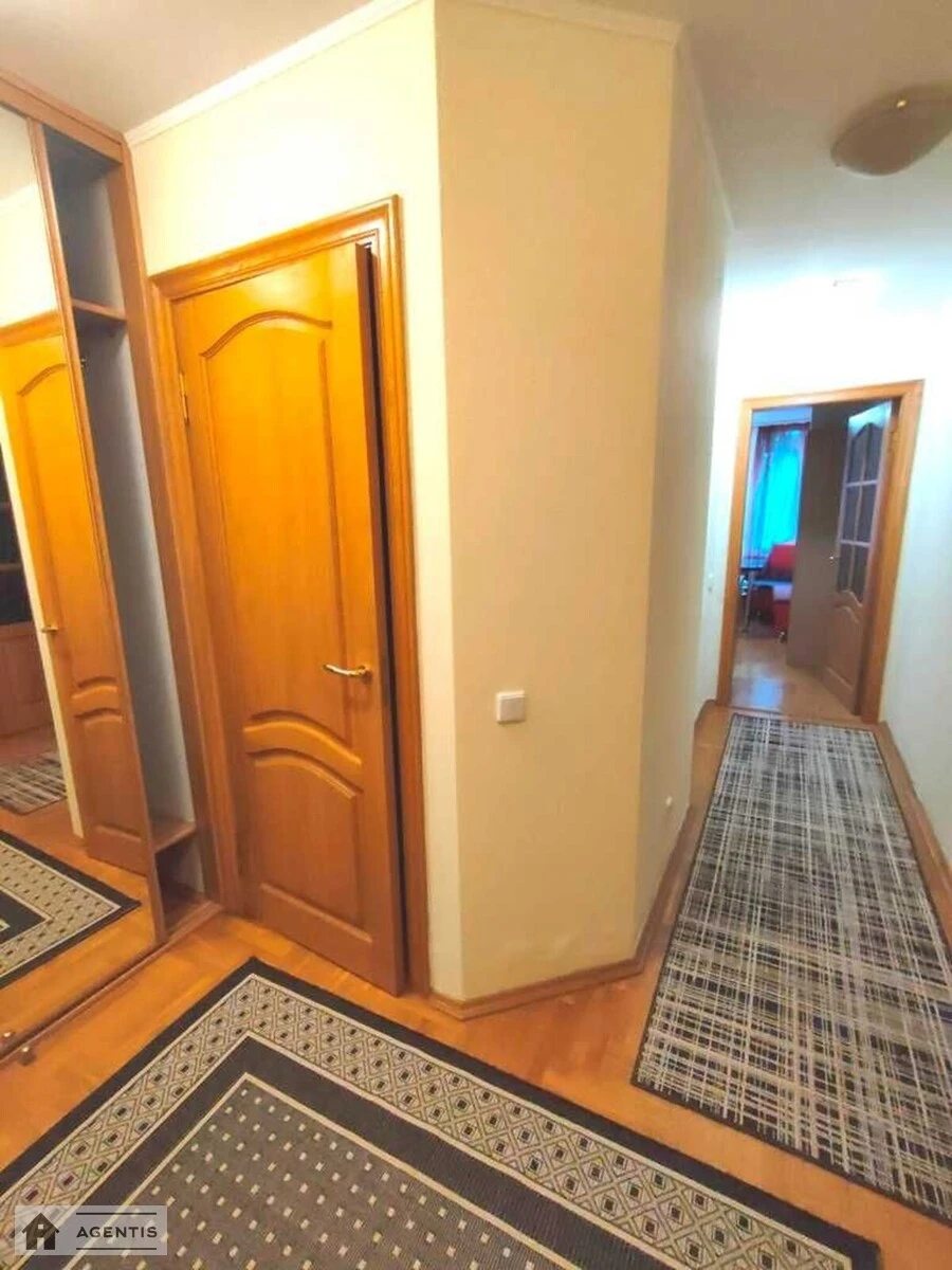 Apartment for rent. 1 room, 41 m², 3rd floor/11 floors. Pecherskyy rayon, Kyiv. 