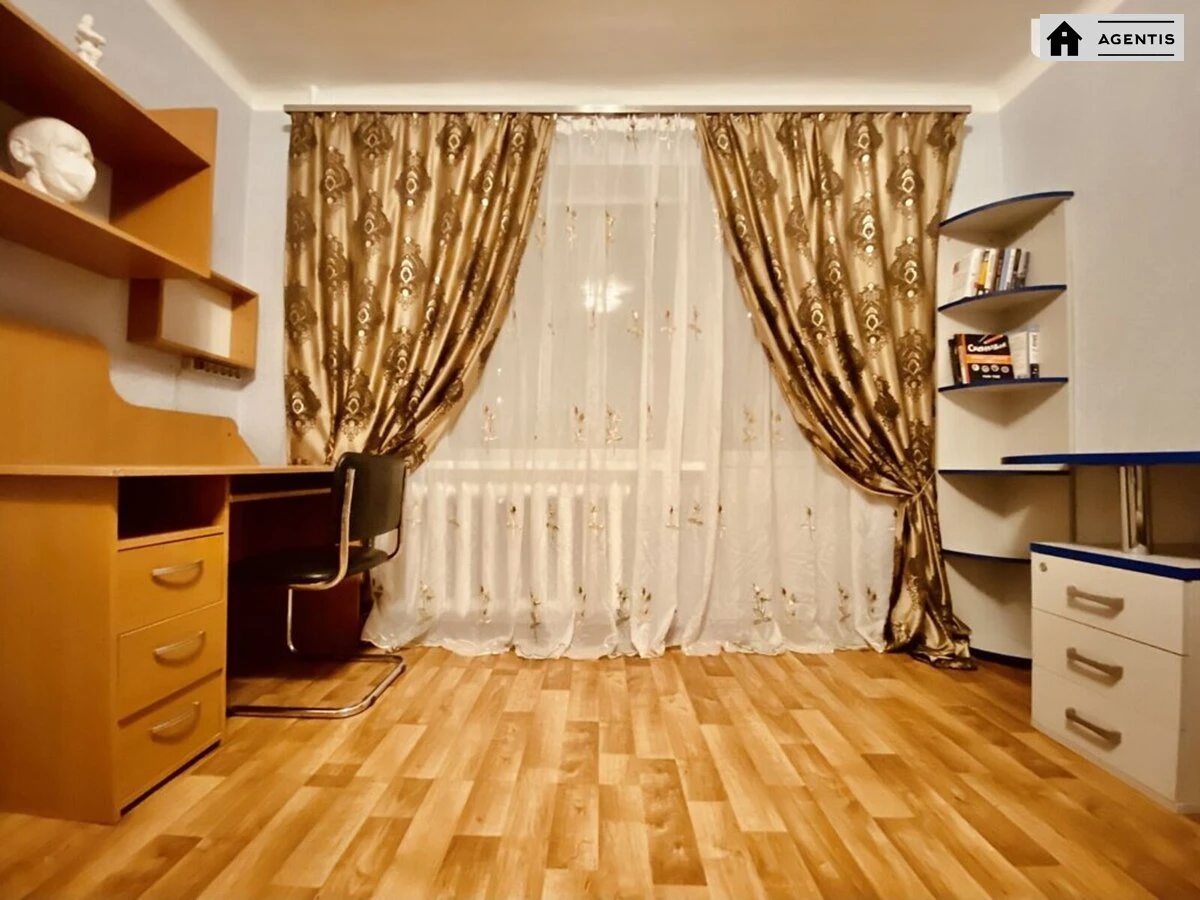 Apartment for rent. 1 room, 35 m², 2nd floor/9 floors. 1, Ukrayinska 1, Kyiv. 