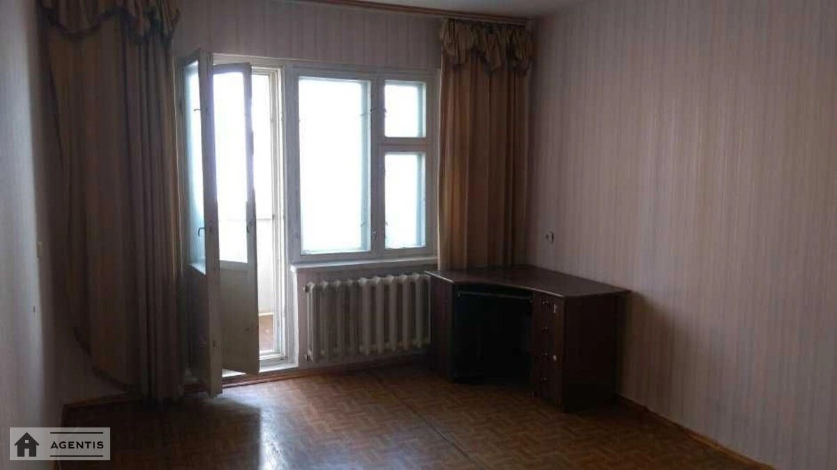 Apartment for rent. 3 rooms, 100 m², 5th floor/16 floors. 7, Vyshnyakivska 7, Kyiv. 