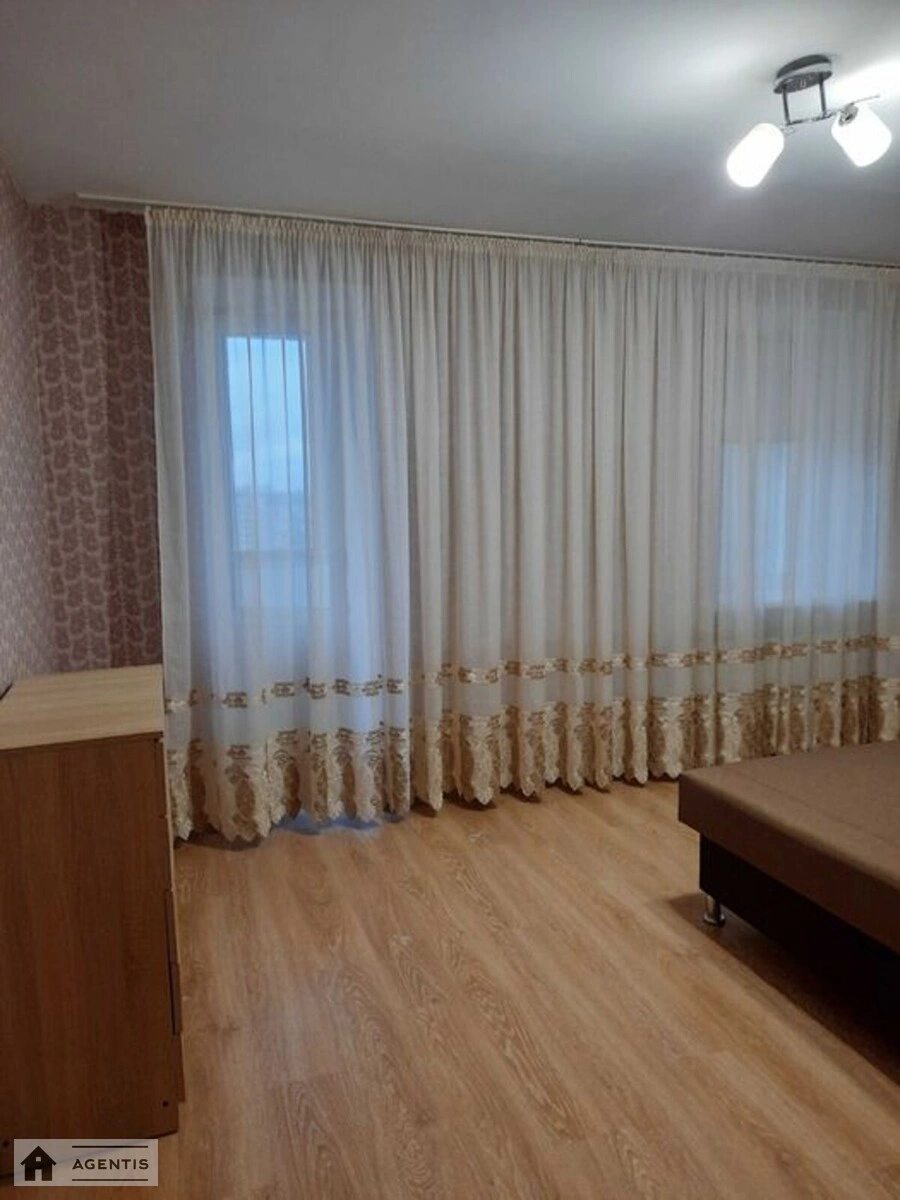 Сдам квартиру. 3 rooms, 89 m², 17 floor/18 floors. 8, Полярная 8, Киев. 