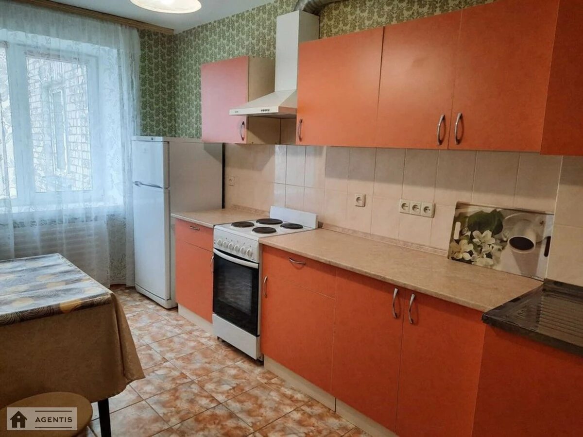 Apartment for rent. 3 rooms, 89 m², 17 floor/18 floors. 8, Polyarna 8, Kyiv. 