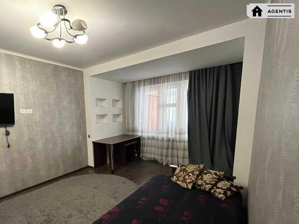Apartment for rent. 3 rooms, 72 m², 6th floor/16 floors. 10, Oleksandry Ekster , Kyiv. 