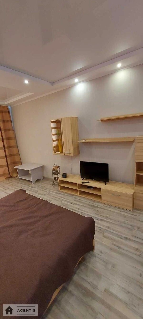 Apartment for rent. 1 room, 44 m², 10th floor/16 floors. 50, Zdanovskoyi , Kyiv. 