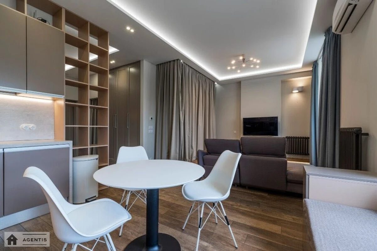 Apartment for rent. 1 room, 50 m², 13 floor/18 floors. 9, Andriya Verkhohlyada vul. Mykhayla Drahomirova, Kyiv. 