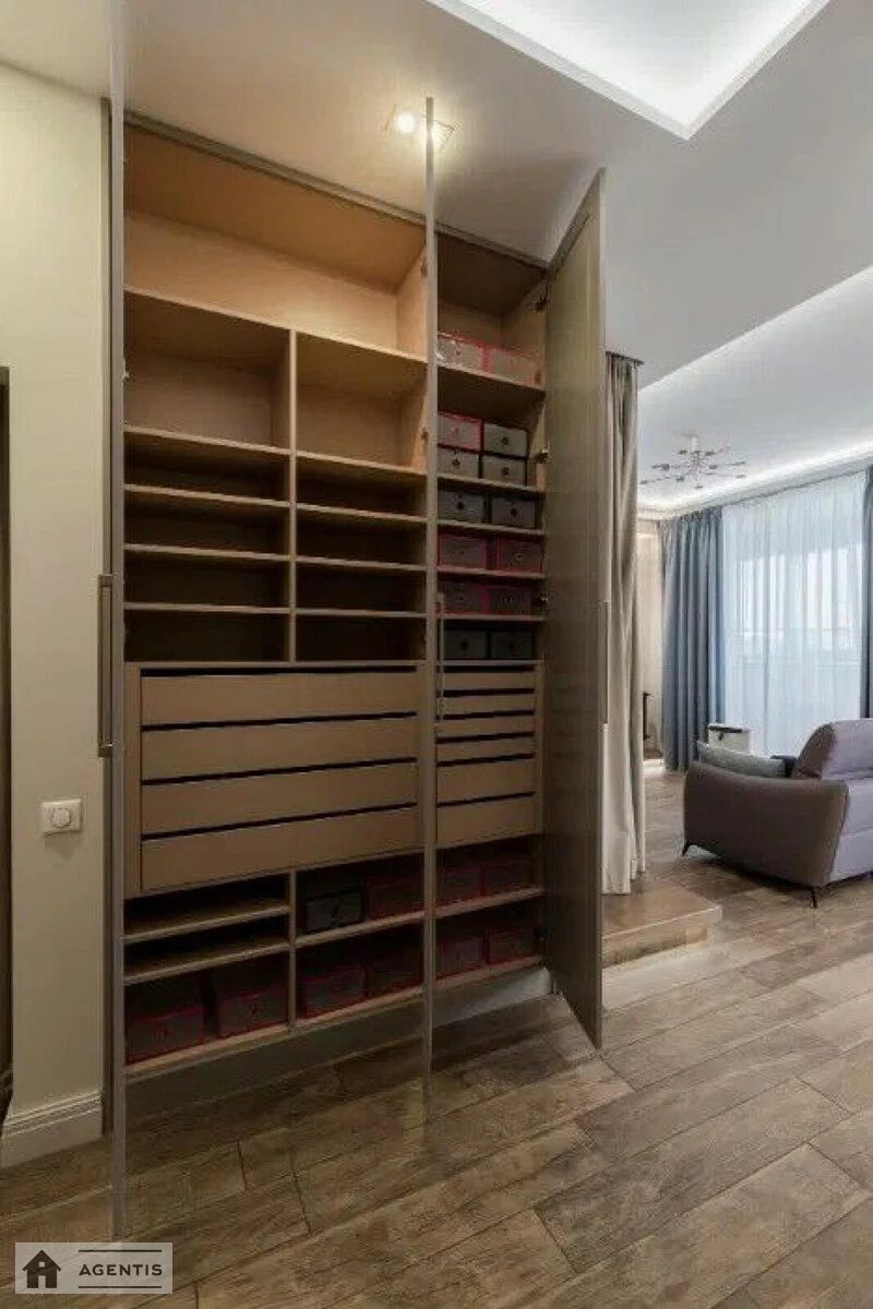Apartment for rent. 1 room, 50 m², 13 floor/18 floors. 9, Andriya Verkhohlyada vul. Mykhayla Drahomirova, Kyiv. 