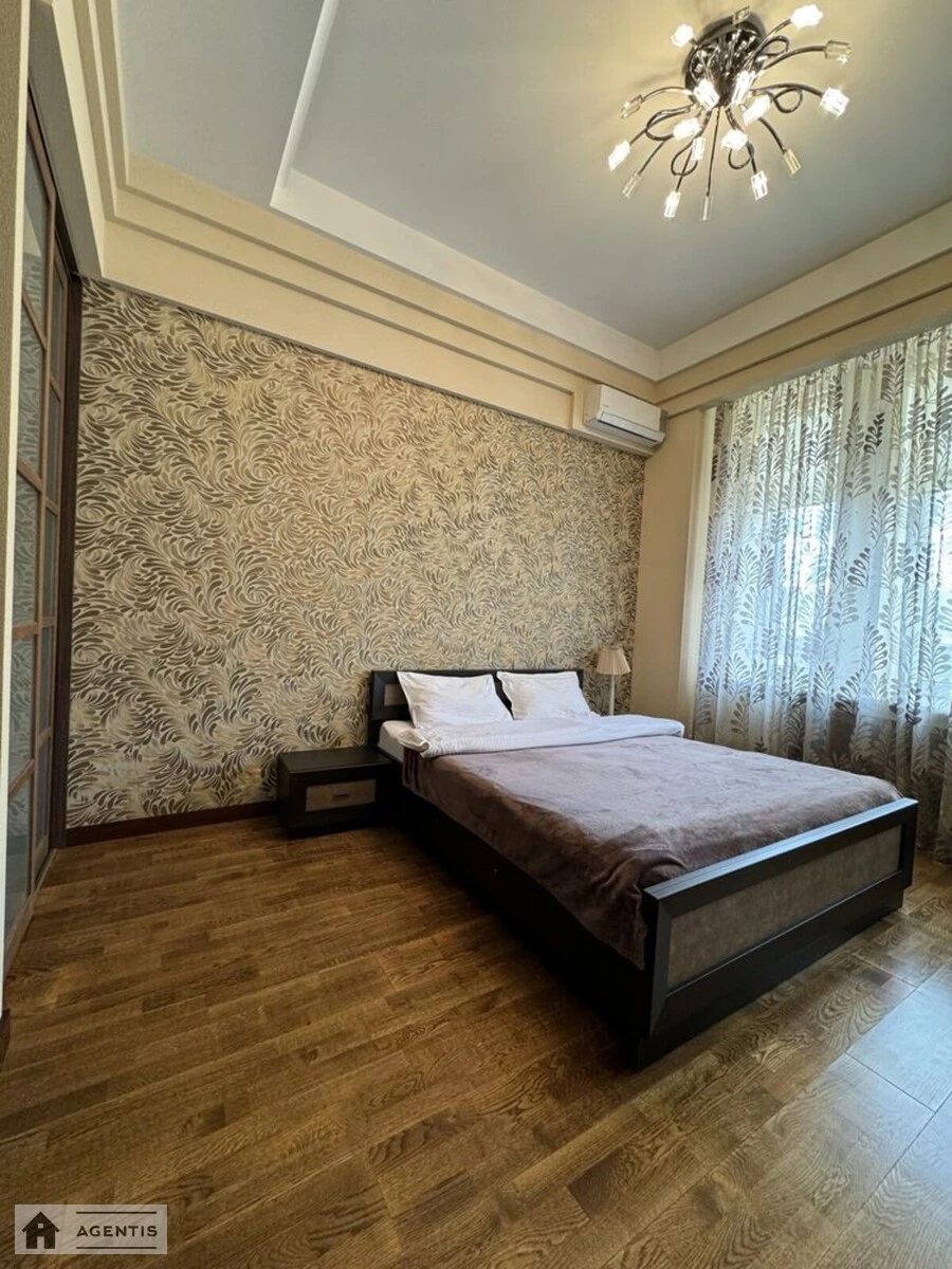 Сдам квартиру. 4 rooms, 155 m², 5th floor/6 floors. 9, Антоновича вул. (Горького), Киев. 