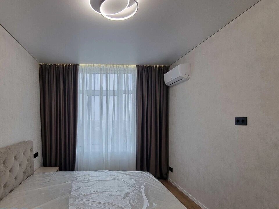 Apartment for rent. 1 room, 49 m², 15 floor/25 floors. Yevhena Sverstyuka vul. Maryny Raskovoyi, Kyiv. 