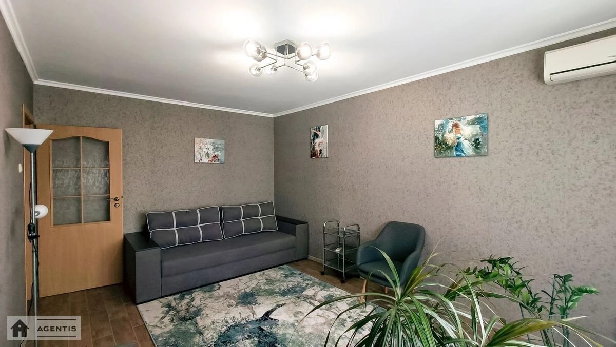 Сдам квартиру. 2 rooms, 57 m², 13 floor/16 floors. 5, Йорданська вул. (Лайоша Гавро), Киев. 