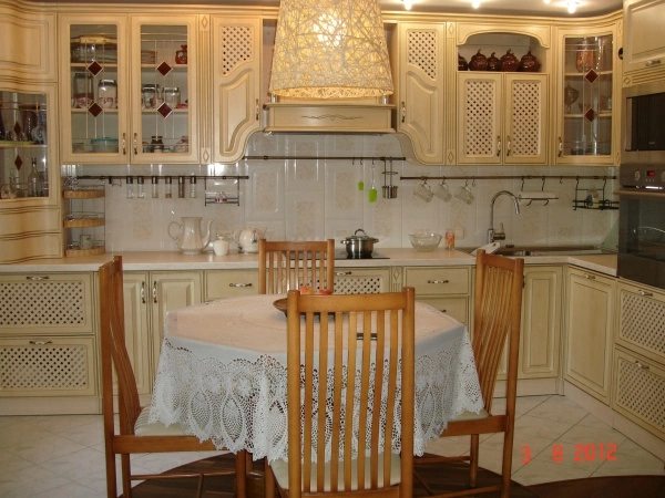 Entire place for rent. 2 rooms, 60 m², 4th floor/9 floors. Lenyna, Yuzhnoukrayinsk. 