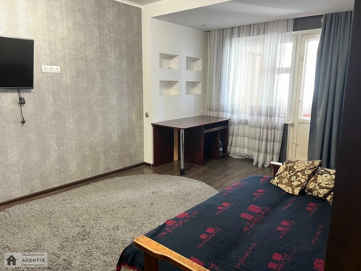 Apartment for rent. 3 rooms, 72 m², 6th floor/16 floors. 10, Maryny Tsvyetayevoyi vul., Kyiv. 