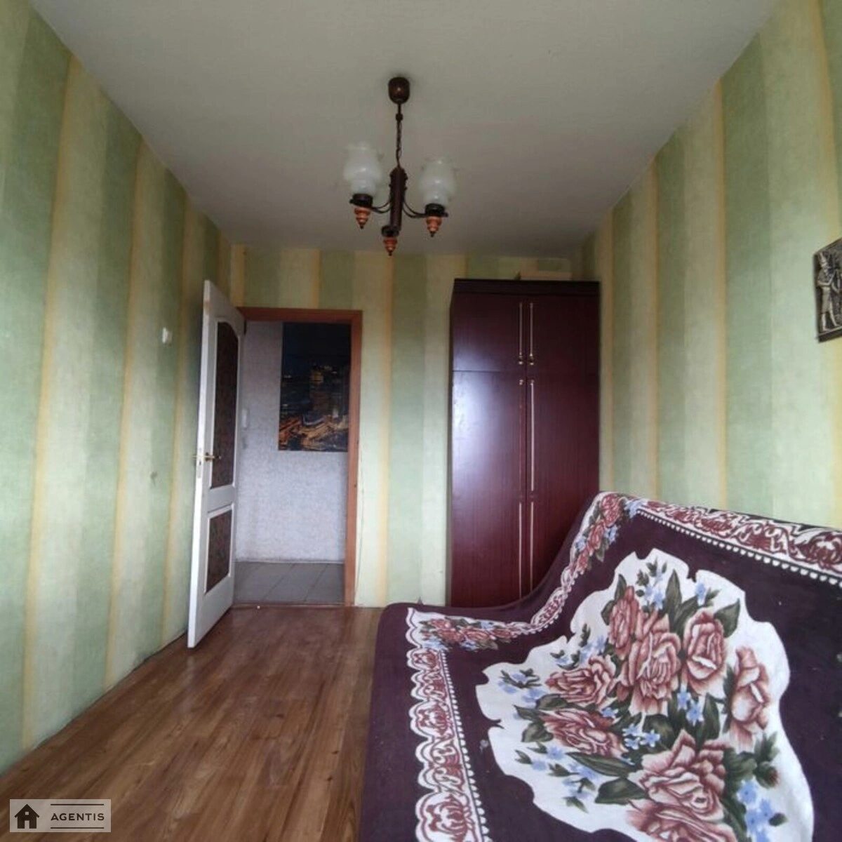 Apartment for rent. 3 rooms, 63 m², 8th floor/9 floors. 17, Pryrichna 17, Kyiv. 