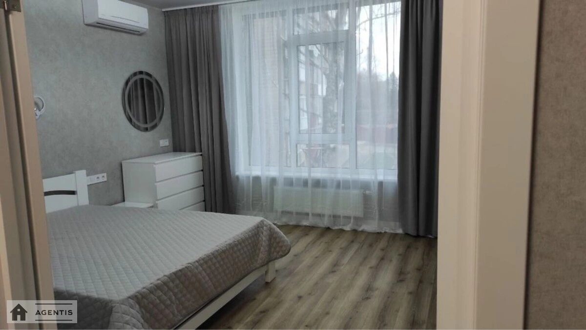 Сдам квартиру. 2 rooms, 52 m², 2nd floor/20 floors. Любомира Гузара просп. (Космонавта Комарова), Киев. 