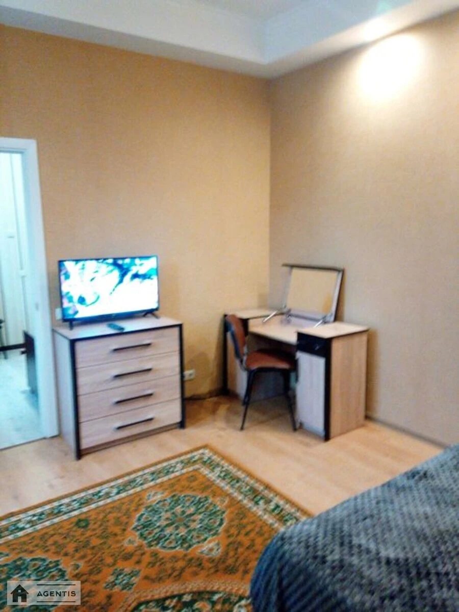 Apartment for rent. 2 rooms, 42 m², 1st floor/1 floor. Vali Kotyka vul., Kyiv. 