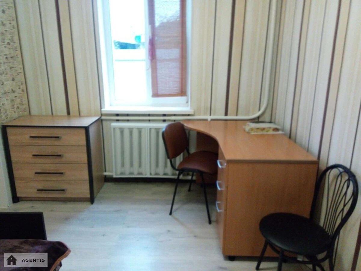 Apartment for rent. 2 rooms, 42 m², 1st floor/1 floor. Vali Kotyka vul., Kyiv. 