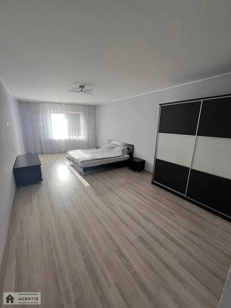 Apartment for rent. 3 rooms, 130 m², 16 floor/25 floors. 23, Petra Hryhorenka prosp., Kyiv. 