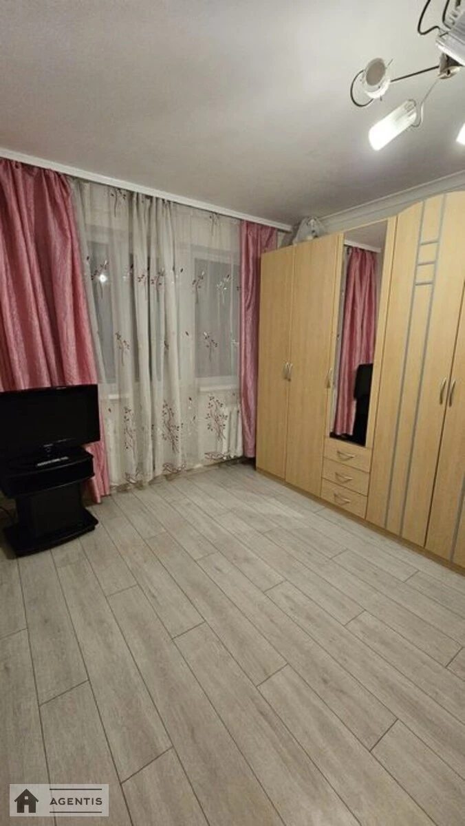 Сдам квартиру. 1 room, 31 m², 2nd floor/5 floors. Отрадный, Киев. 
