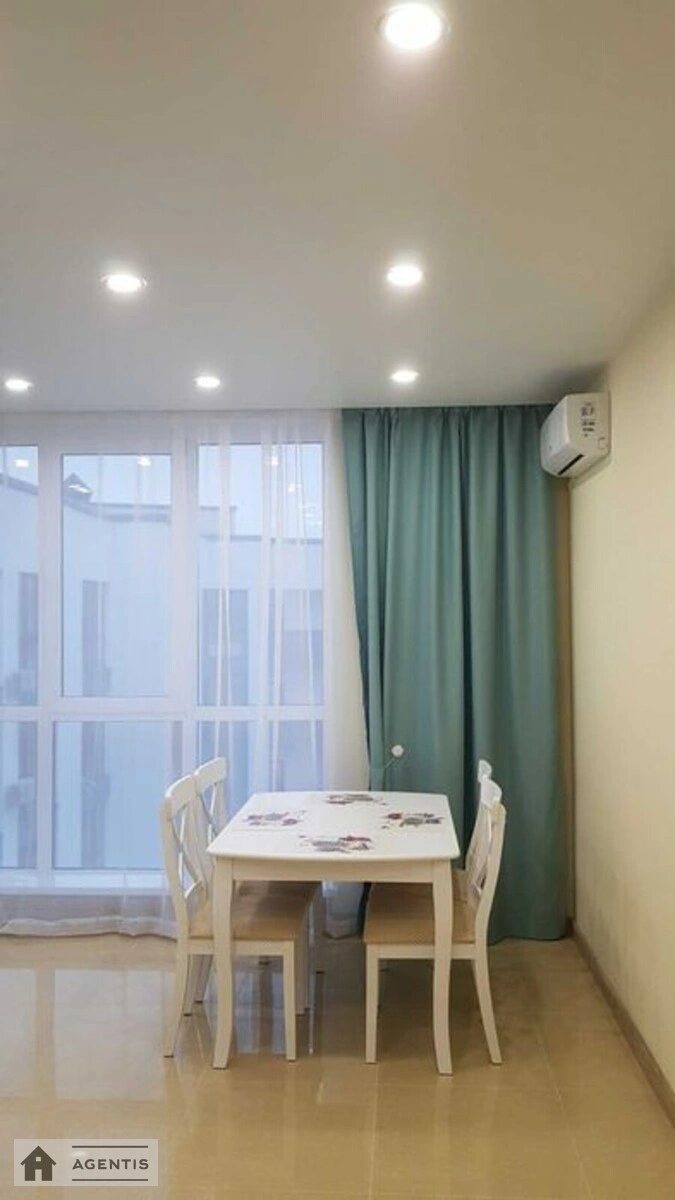 Apartment for rent. 1 room, 51 m², 10th floor/10 floors. 21, Malozemelna 21, Kyiv. 
